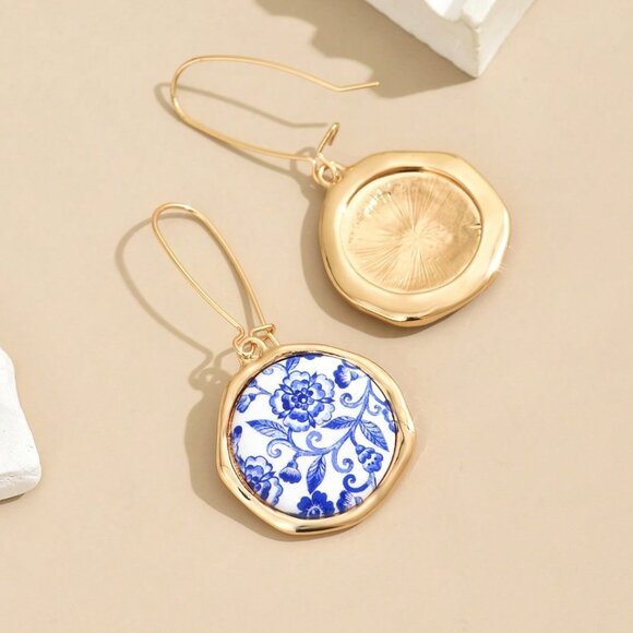 Gold Vintage Women's Luxurious And Porcelain Pattern Long Hook Earrings - Picture 3 of 7